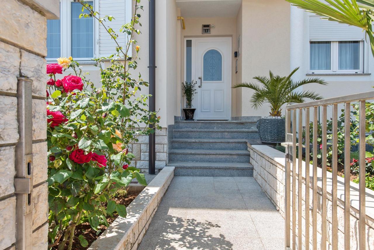 Summer House Pula Exterior foto